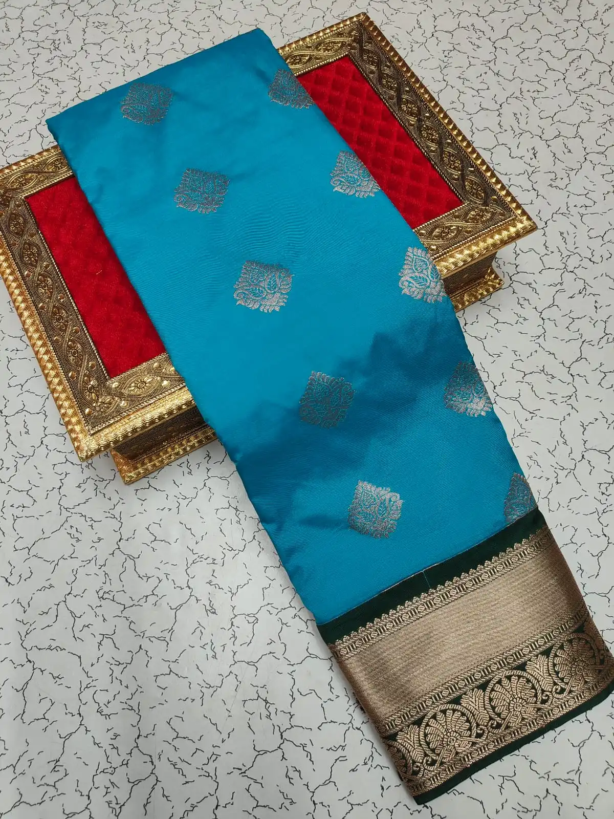 Mottu Butta Semi Kanchipuram Silk Saree